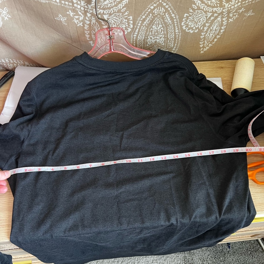 Vuori Pronto Performance Crew Neck Pull Over In C… - image 5